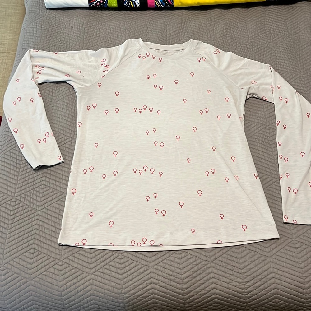 Oiselle XL long sleeve woman symbol active shirt.